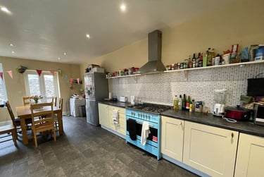 5 bed house, Hill Park Crescent, Greenbank, Plymouth, PL48JP - Image 1